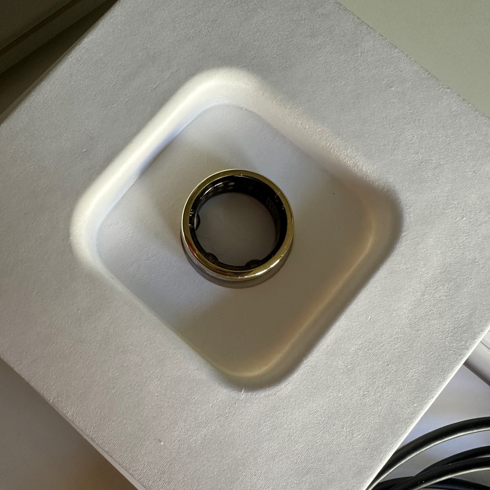Oura Ring Gen 3 Size 8. Used condition, works as it should
